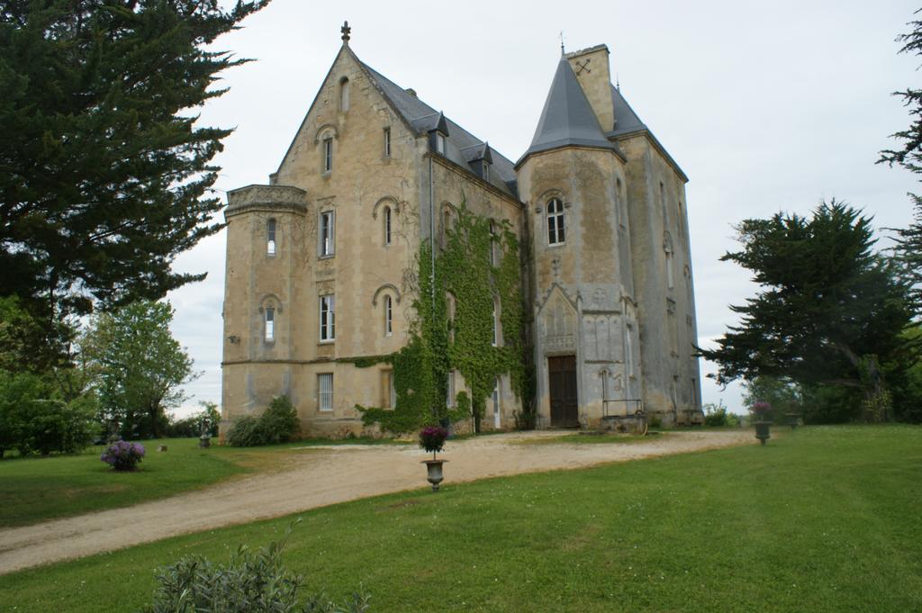 مبيت وإفطار كاديلاك Chateau Fauchey المظهر الخارجي الصورة